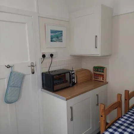Private Apartment, Parking, Sea And Country Views Lyme Regis Exterior photo
