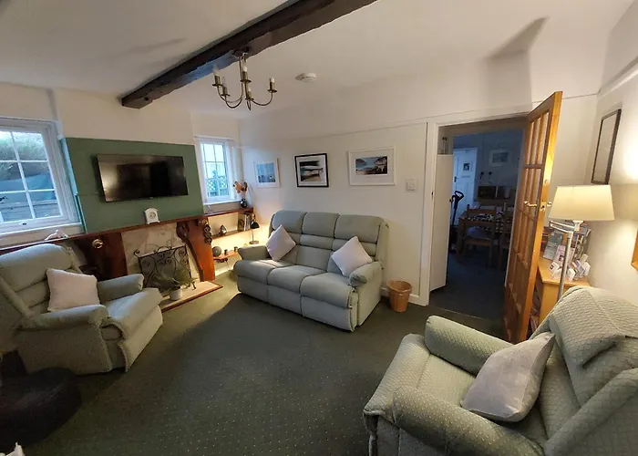 Private Apartment, Parking, Sea And Country Views